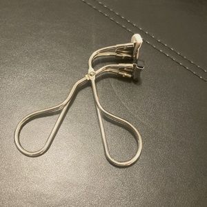 Shu Uemura Eyelash Curler-good condition and rarely used
